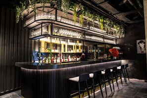Bar (en la propiedad)