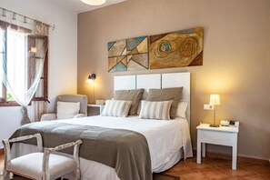 3 habitaciones, tabla de planchar con plancha y cuna de viaje