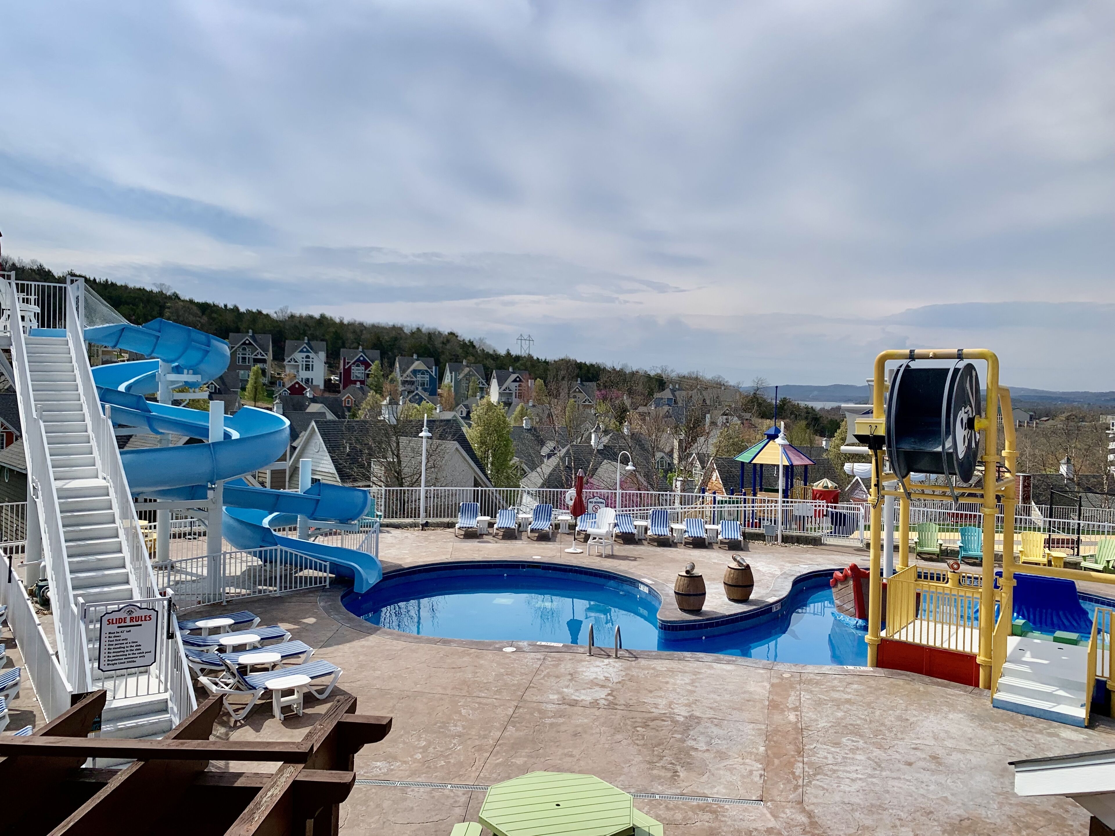 Piscine couverte, piscine extérieure