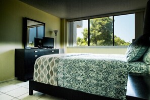 2 habitaciones, tabla de planchar con plancha y cuna de viaje 