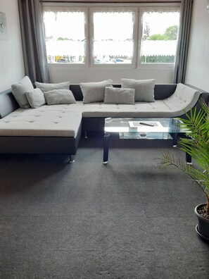 TV - Mtd_apartment / Ferienwohnung, Zentral Gelegen (Weißenthurm)