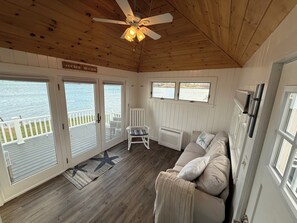 Smart TV, offices - Spectacular views, close to down town Rockland (Owls Head)