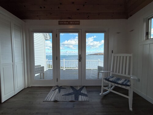 Spectacular views, close to down town Rockland