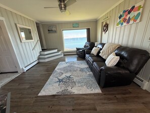 Smart TV, offices - Spectacular views, close to down town Rockland (Owls Head)