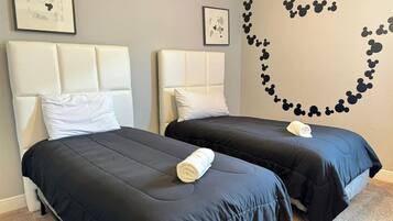 8 habitaciones, tabla de planchar con plancha y wifi gratis