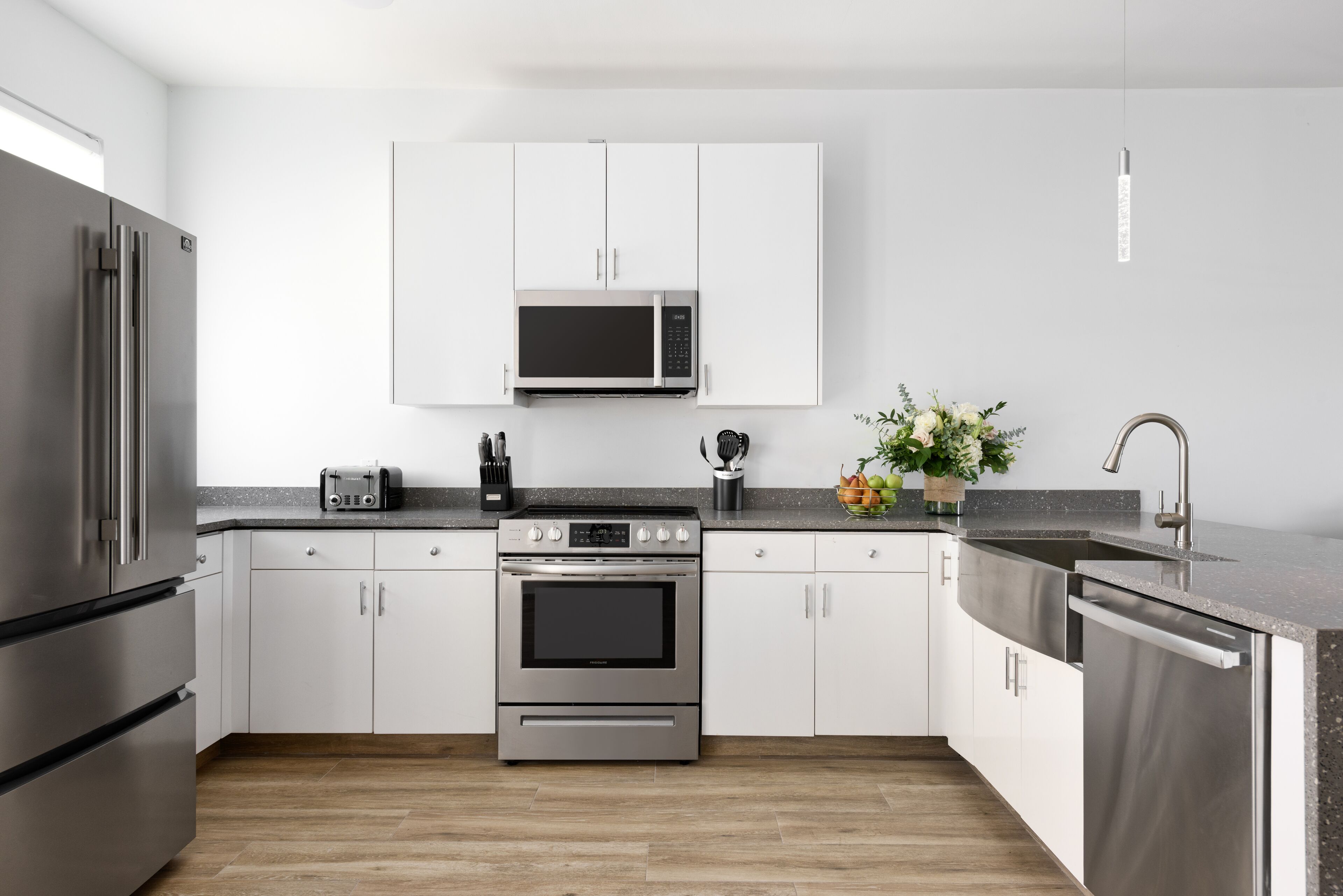 deluxe condo, 2 bedrooms, kitchen, marina view | private kitchen | coffee/tea maker