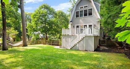 Gorgeous super clean newly renovated modern colonial