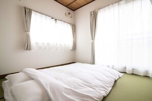 4 chambres, bureau, Wi-Fi gratuit, draps fournis