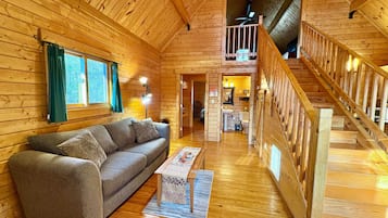 Televisión y chimenea