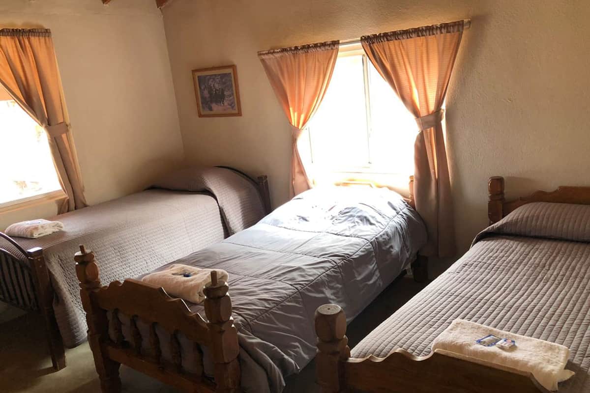 2 bedrooms, hypo-allergenic bedding available, WiFi (free)