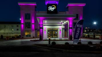 Vista frontal de la propiedad