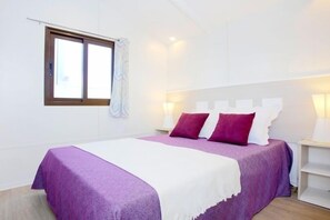 Strykjärn/strykbräda, wi-fi och sängkläder