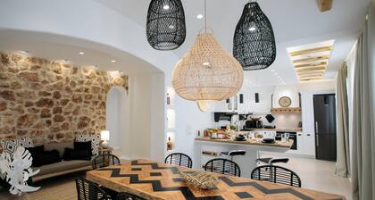 Superior 3 Bedrooms Luxurious Apartment in the heart of Naxos Town