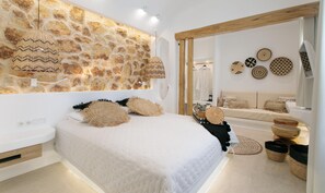 3 bedrooms, in-room safe, iron/ironing board, free WiFi