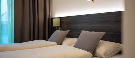 Double Room | Individually decorated, desk, laptop workspace, soundproofing