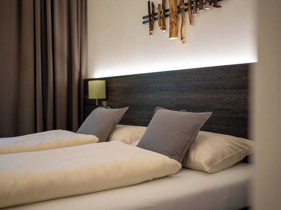 Kahden hengen huone | Yksilöllisesti sisustettu, työpöytä