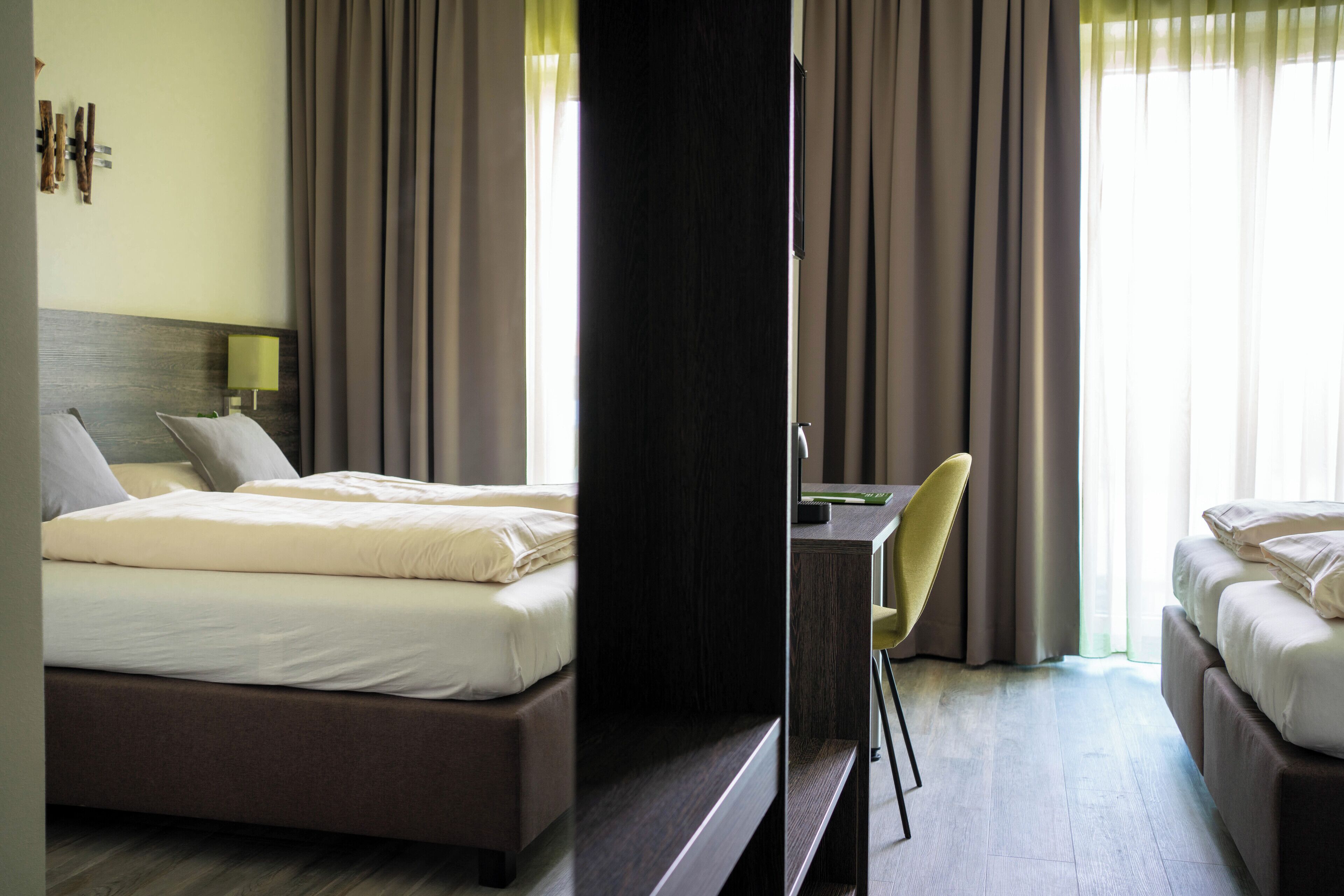 Kahden hengen huone | Yksilöllisesti sisustettu, työpöytä