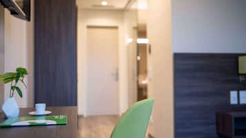 Chambre Simple, douche accessible en fauteuil roulant