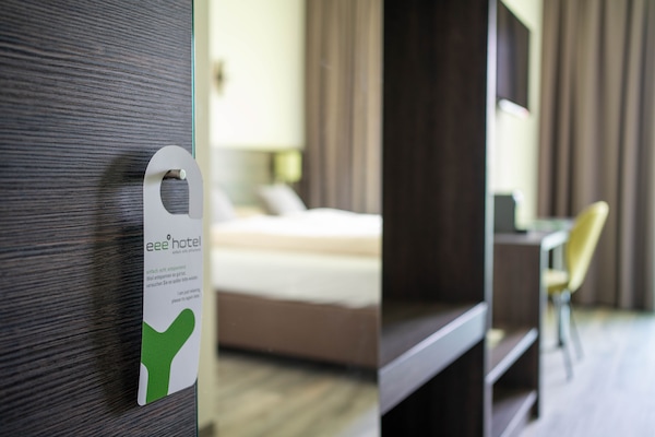 Double Room | Individually decorated, desk, laptop workspace, soundproofing