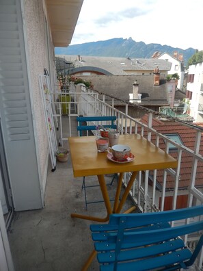 تناول الطعام بالخارج