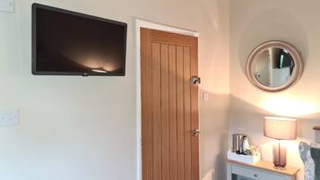 Chambre Double Deluxe, salle de bains attenante, vue jardin