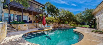 Contemporary dog-friendly house w/ private gas grill, hot tub, & outdoor pool