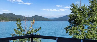 Whitefish Lakefront 3 BR Penthouse, 5 min from downtown, view of Big Mountain