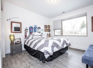3 bedrooms, iron/ironing board, free WiFi, bed sheets - Whitefish Lakefront 3 BR Penthouse, 5 min from downtown, view of Big Mountain (Whitefish)