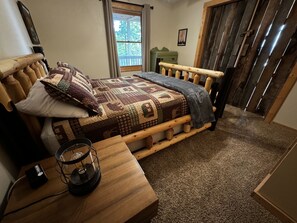 3 slaapkamers, een strijkplank/strijkijzer, reisbedje, gratis wifi