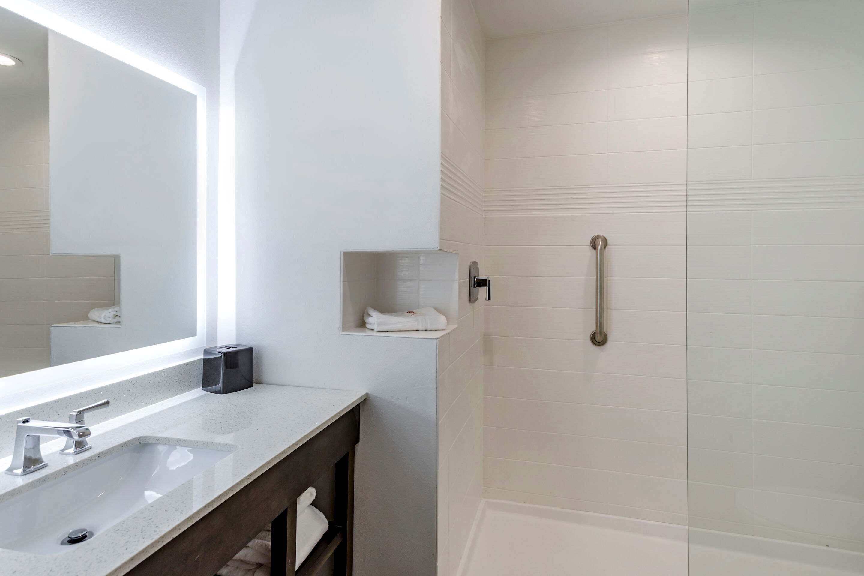 standard room, 2 queen beds, non smoking | bathroom | hair dryer, towels