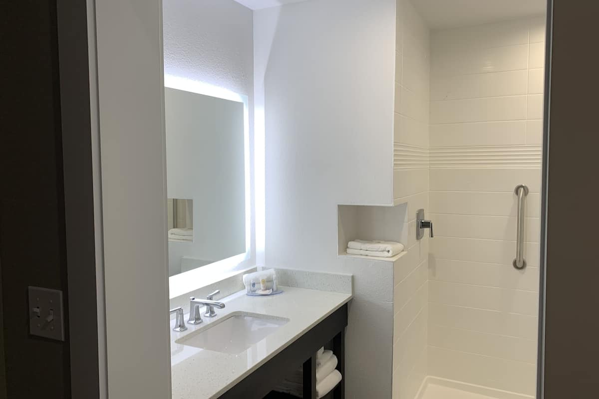 standard room, 2 queen beds, non smoking | bathroom sink