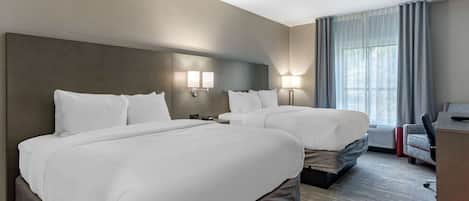 Habitación estándar, 2 camas Queen size, para no fumadores | Ropa de cama de alta calidad y escritorio