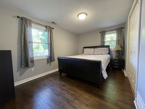 2 bedrooms, in-room safe, iron/ironing board, free WiFi