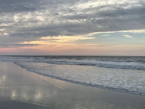 Beach nearby, sun-loungers, beach towels