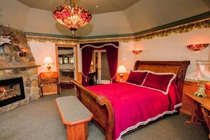 Family Suite | Individually decorated, individually furnished, blackout drapes - Beaver Valley Lodge (Leavenworth)