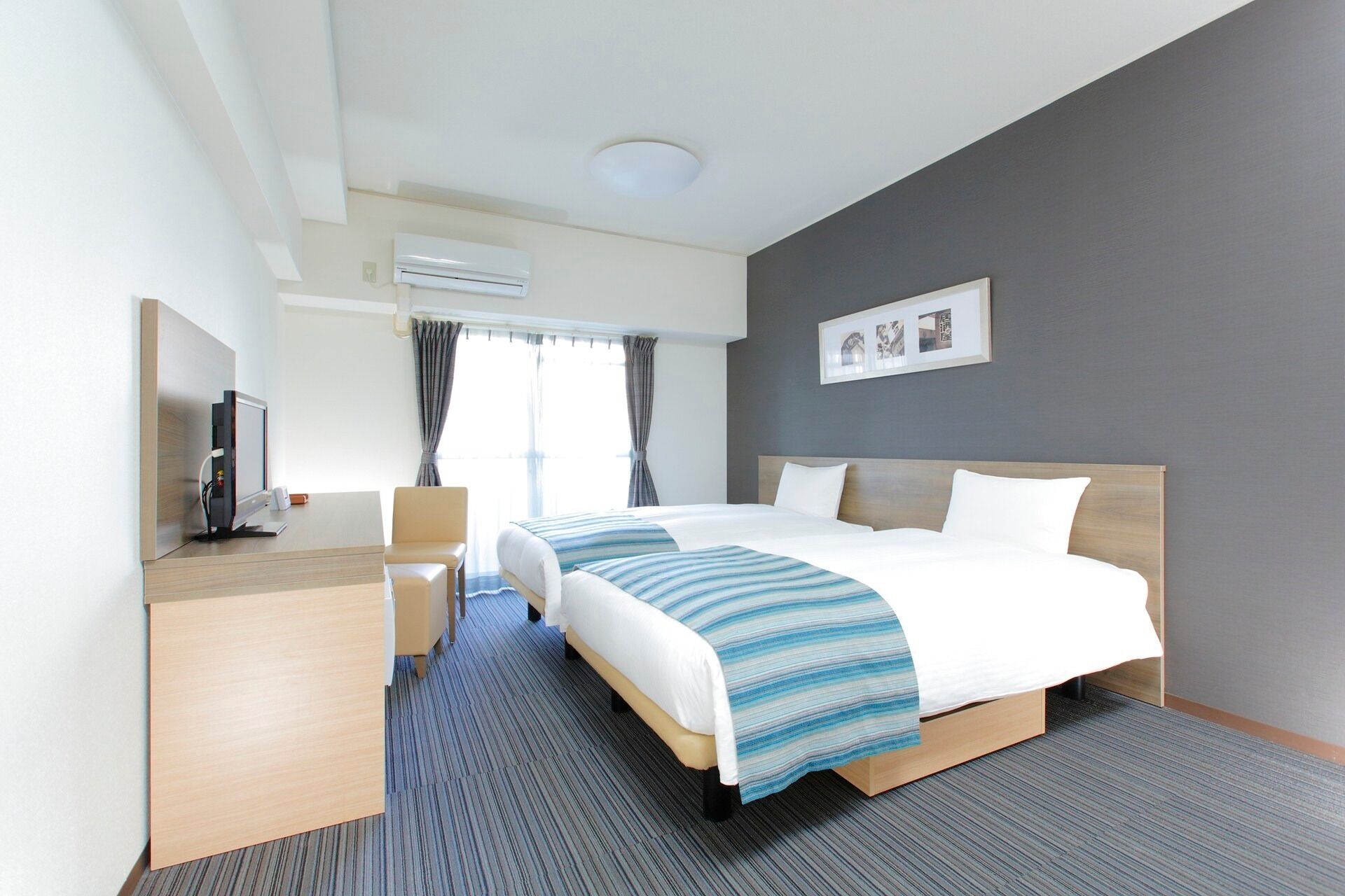 1 室のベッドルーム、デスク、アイロン / アイロン台、WiFi (無料)