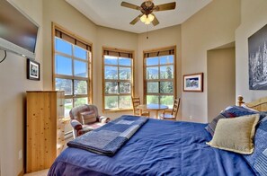 4 slaapkamers, een kluis op de kamer, een strijkplank/strijkijzer