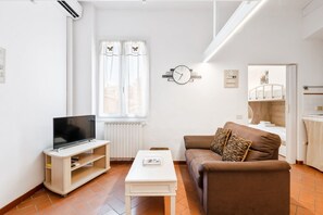 1 habitación, tabla de planchar con plancha y wifi 