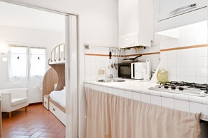Microwave, stovetop, toaster