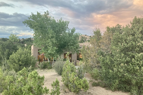 Beautifully decorated casita with beautiful views and hiking trails all around