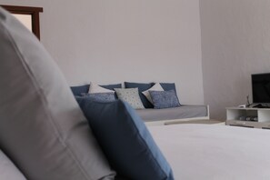 1 soverom, skrivebord, strykejern/-brett og wi-fi (inkludert)