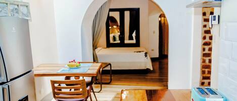 1 bedroom, in-room safe, desk, iron/ironing board