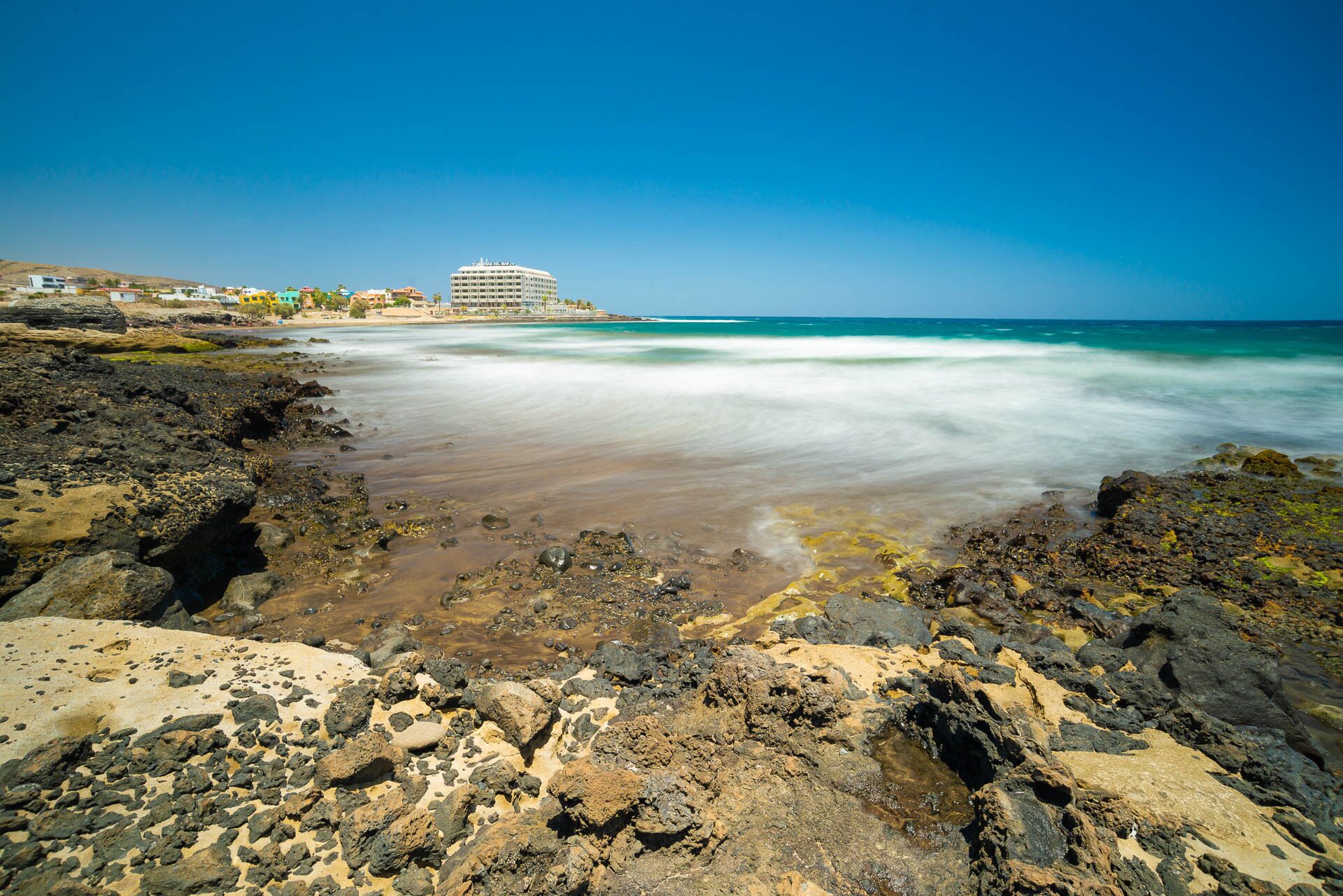Plage, chaises longues, serviettes de plage