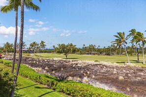 Golf - Ground Floor Condo | A/C | Walk to Beach | Pool | Lanai | Resort Views (Waikoloa)