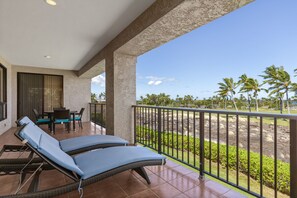 Outdoor dining - Ground Floor Condo | A/C | Walk to Beach | Pool | Lanai | Resort Views (Waikoloa)
