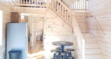 King of Hearts. Secluded Hocking Hills cabin!