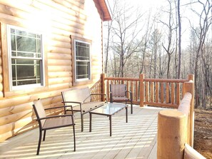 Terrace/patio - Secluded, beautiful cabin with hot tub and fire pit in heart of Hocking Valley!  (Rockbridge)