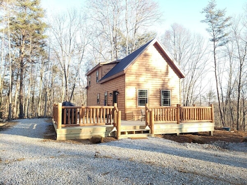 King of Hearts.  Secluded Hocking Hills cabin!