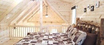 King of Hearts. Secluded Hocking Hills cabin!