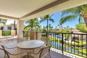 Outdoor dining - Shores at Waikoloa | Resort with Pool and Hot Tub (Waikoloa)